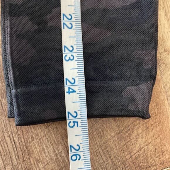 Spanx Womens Camo High Rise Look At Me Now Shaping Cropped Leggings Gray Green L - Picture 9 of 9